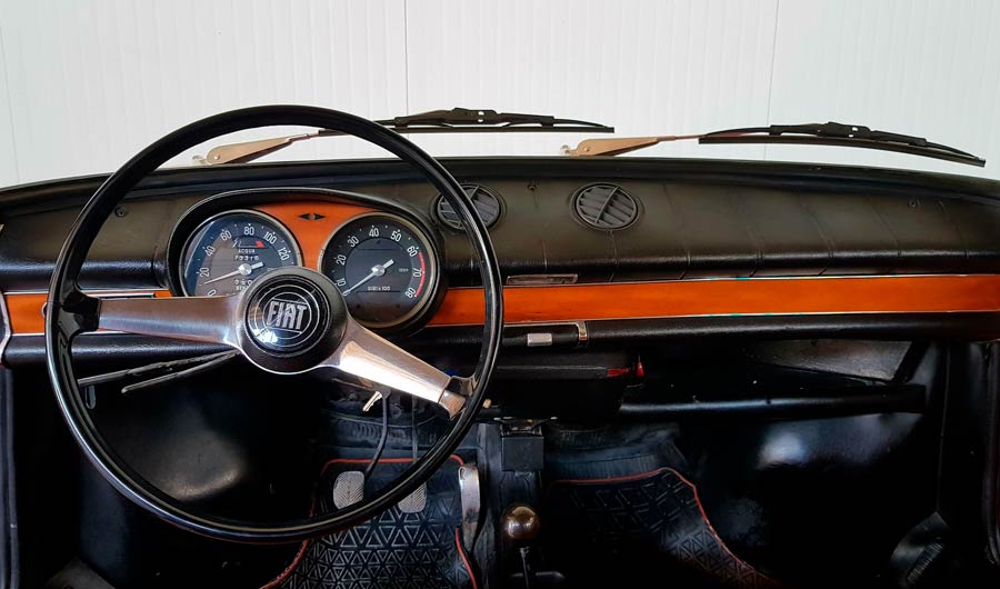 Fiat 850 coupe 1 interieur