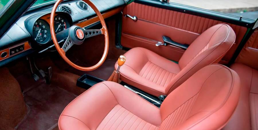 Fiat 850 Sport coupe 2 interieur