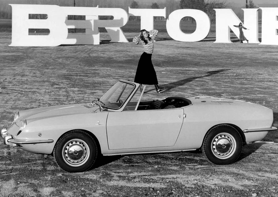 Fiat 850 Spider 2e serie