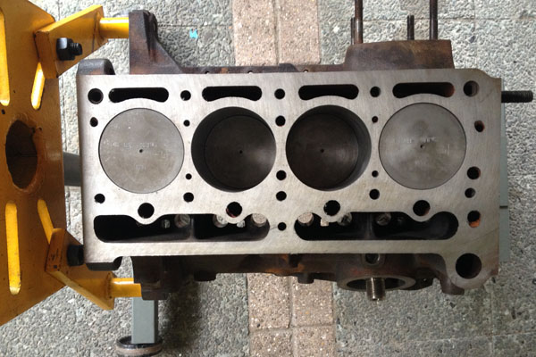 bovenkant Fiat 850 motorblok