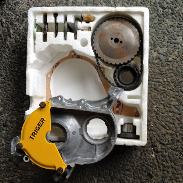 Fiat 850 motorblok met nieuwe Triger set