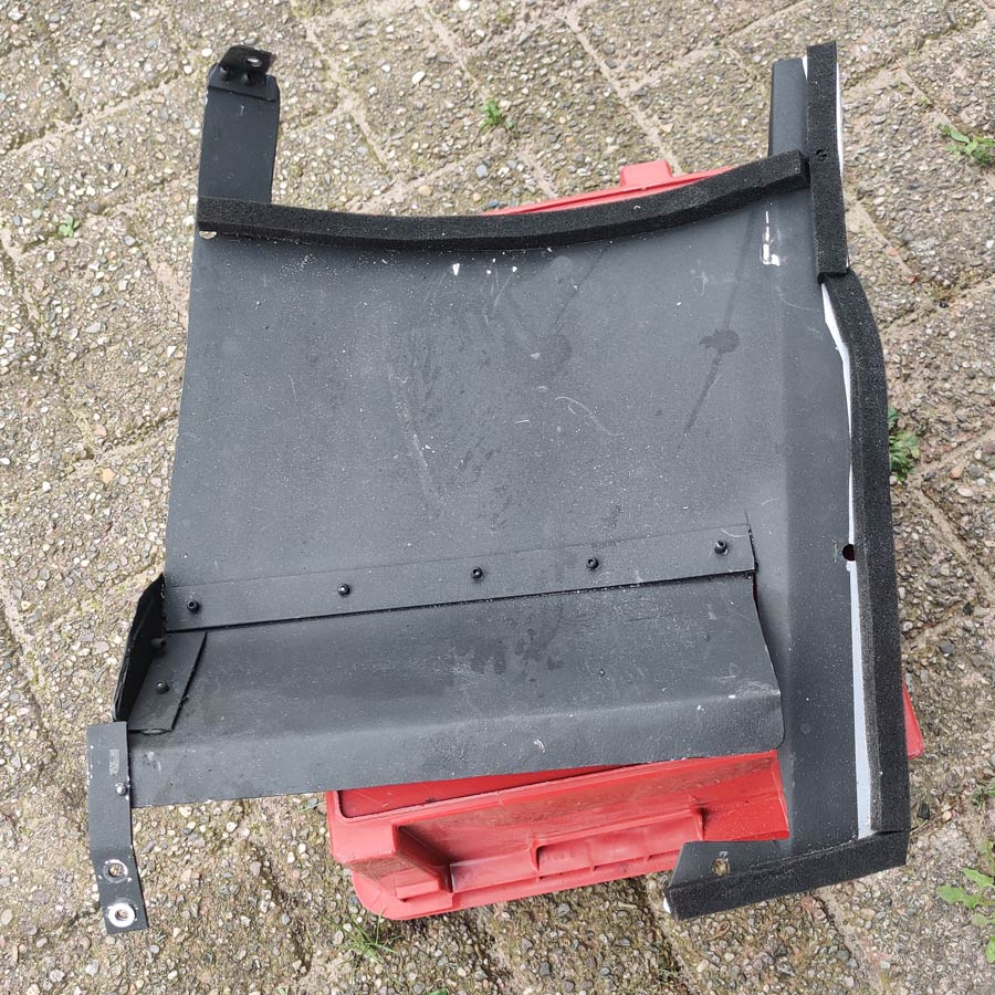 Fiat 850 paneel motorruimte rechts