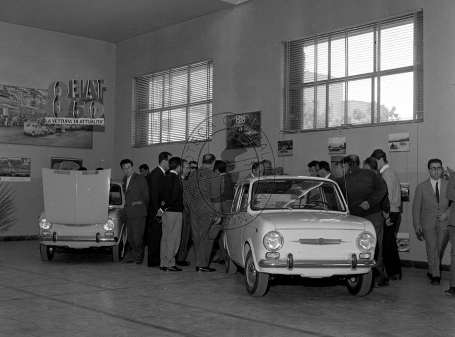 Introductie van de Fiat 850 bij de gebroeders Sartini in Rimini