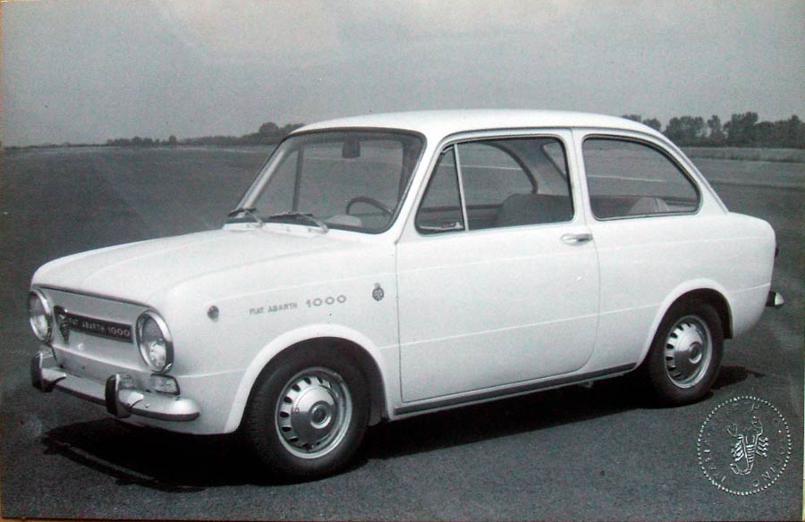 Een persfoto van de Abarth 850 OT 1000