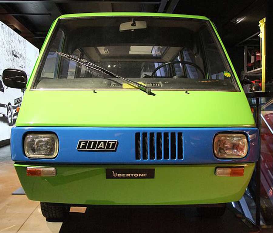 Fiat 850 Bertone visitors bus