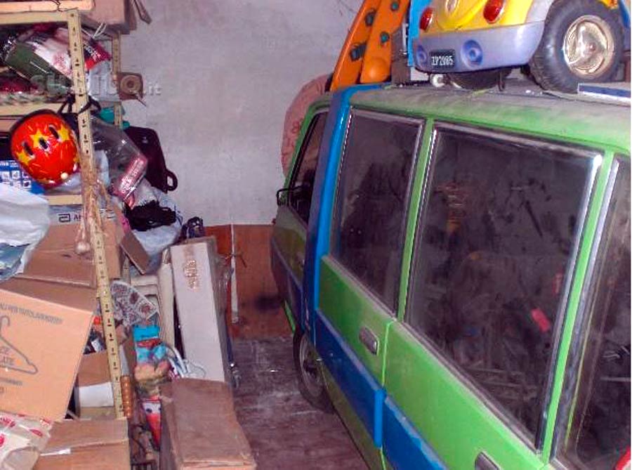 850 visitor bus in de opslag