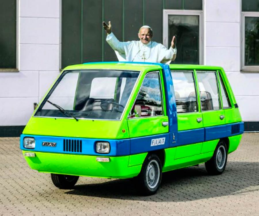 Fiat 850 Bertone Visitors Bus