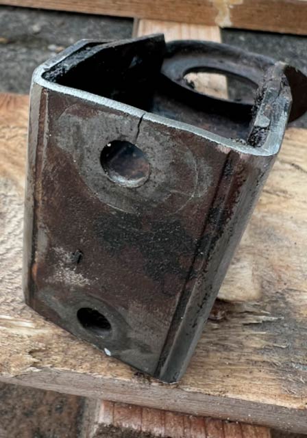 Fiat 133 steun versnellingsbak